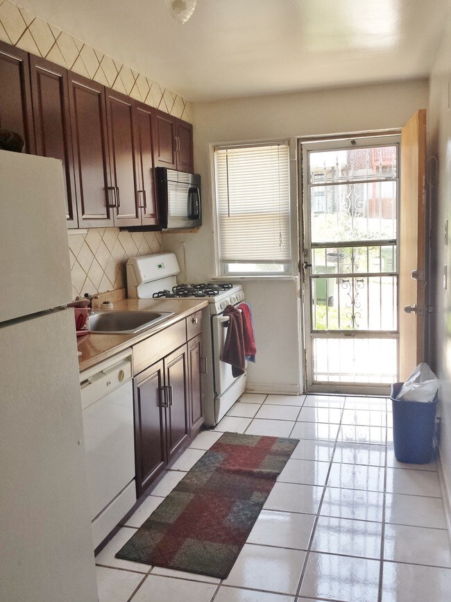 Building Photo - 4562 Derby Manor Dr