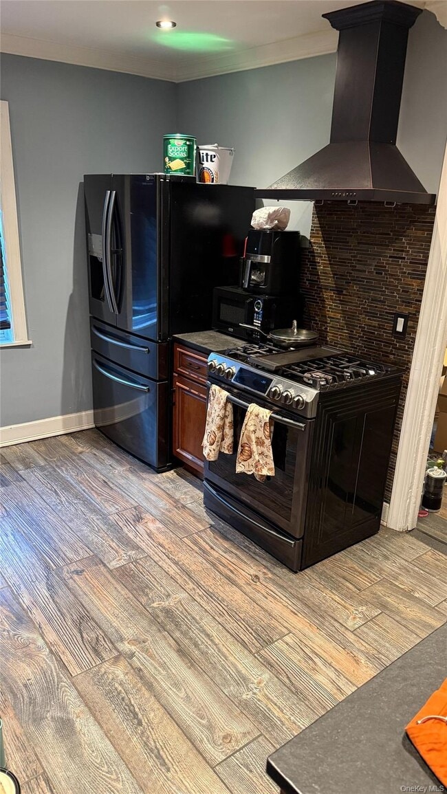 Building Photo - 134-31 Hawtree St