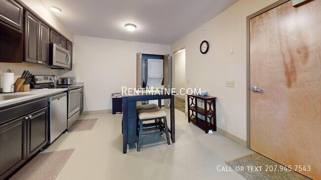 Foto del edificio - 8 Elizabeth Ave