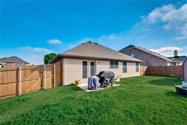 Building Photo - 222 Stable Dr