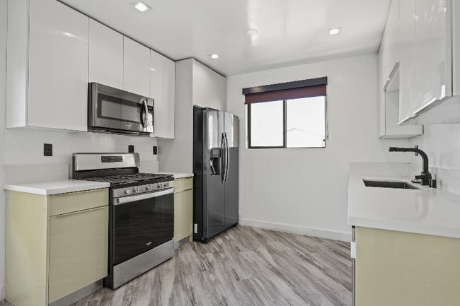 Building Photo - 5667 La Mirada Ave