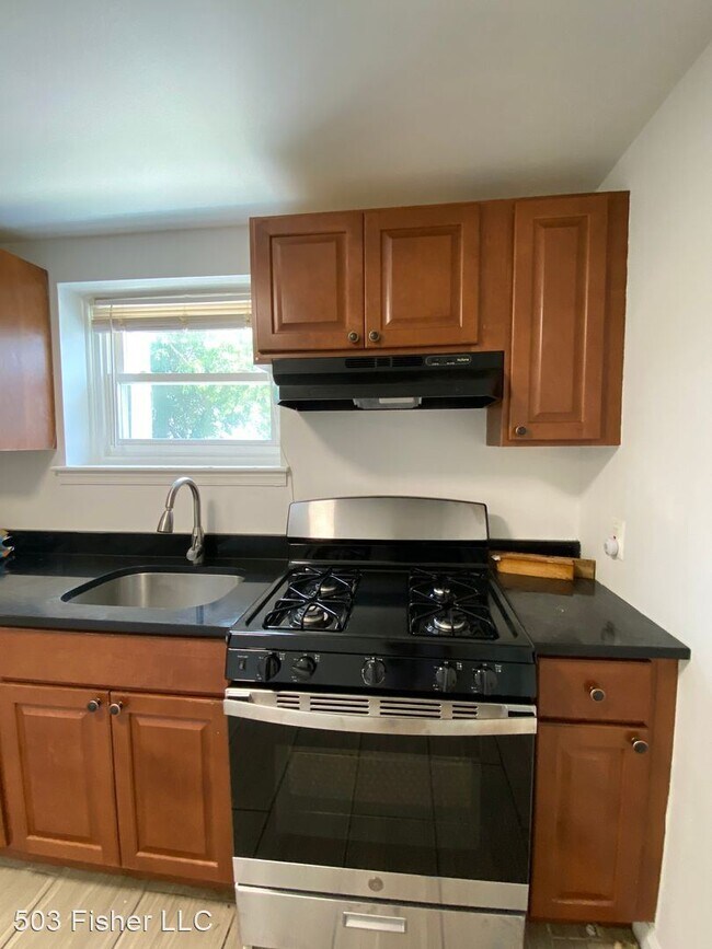 Building Photo - 3 br, 1 bath House - 503 Fisher Place