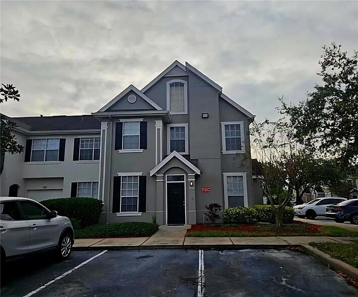 Foto del edificio - 9005 Lee Vista Blvd