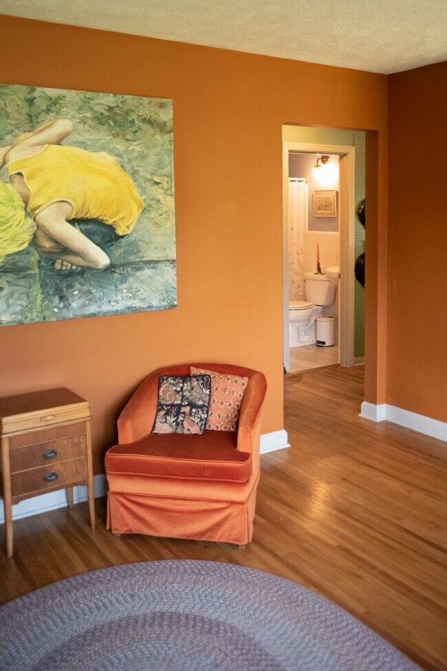 Foto del edificio - Furnished 4 Bedroom Medium Term Rental
