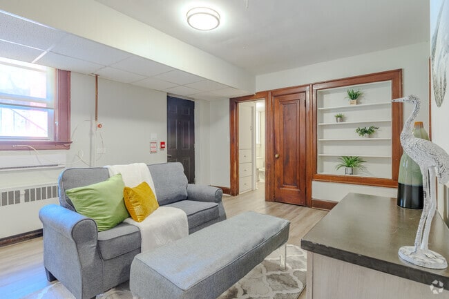 Interior Photo - Kent Manor
