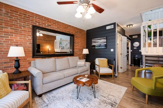 Foto del edificio - 2806 Suncrest Rd