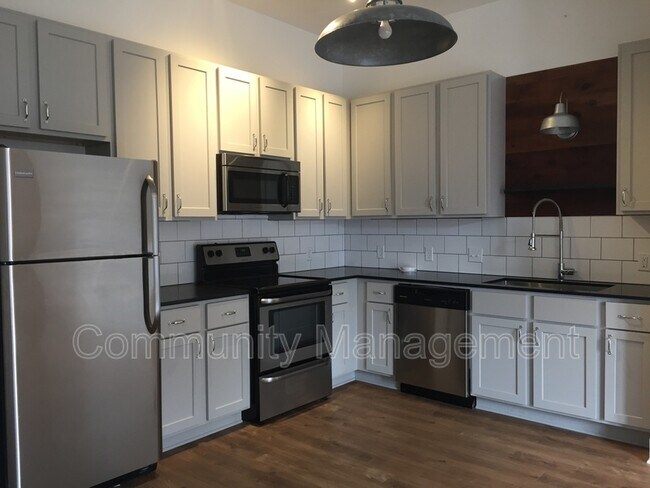 Foto del edificio - 255 E Boyd Dr