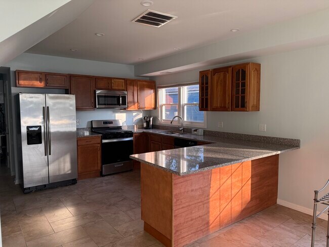 Foto del edificio - 1809 N Woodlawn Park Ave