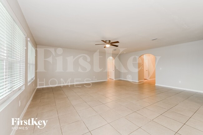 Building Photo - 614 SW 25th Ln