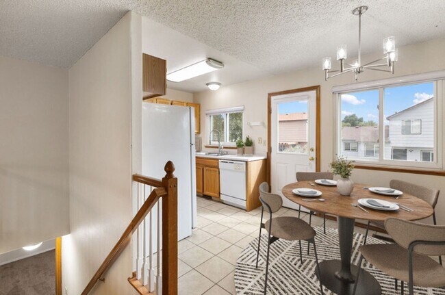 Foto del edificio - 4 Bedroom Ranch Style Home in Sundown with NEW PAINT!