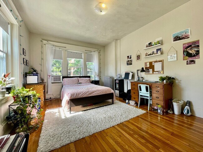 Foto del edificio - 126 Englewood Ave