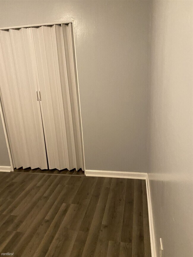 Foto del edificio - 3 br, 1 bath House - 3534 Wasmund Ave