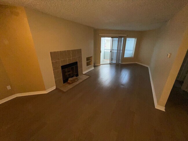 Foto del edificio - Updated 2 Bedroom, 2 Bath Condo (Available...