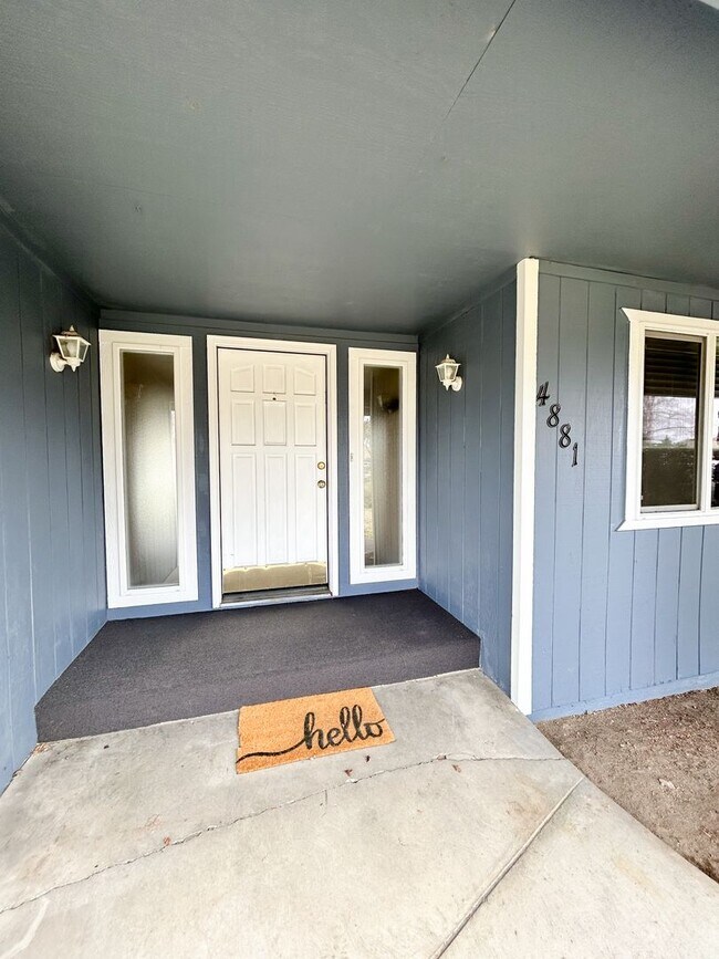 Foto del edificio - Three bedroom, Two bath house