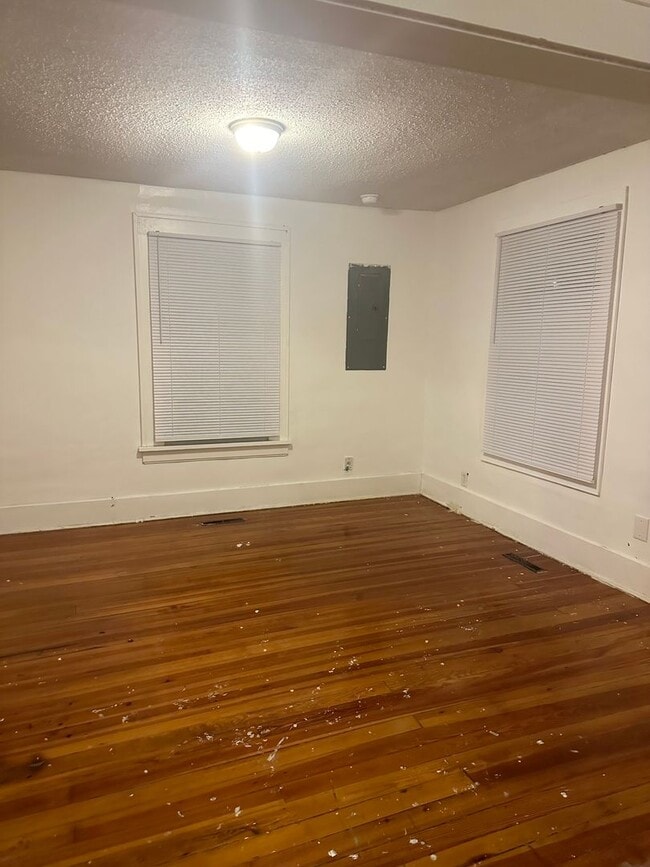 Building Photo - Cozy House with Covered Front Porch!