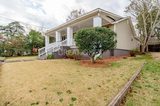 Building Photo - 2303 Summerville Rd