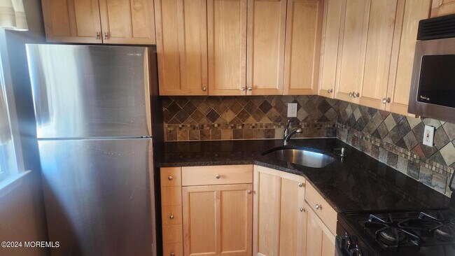 Foto del edificio - 500 Cliffwood Ave W