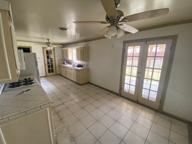 Foto del edificio - Northeast Home For Rent