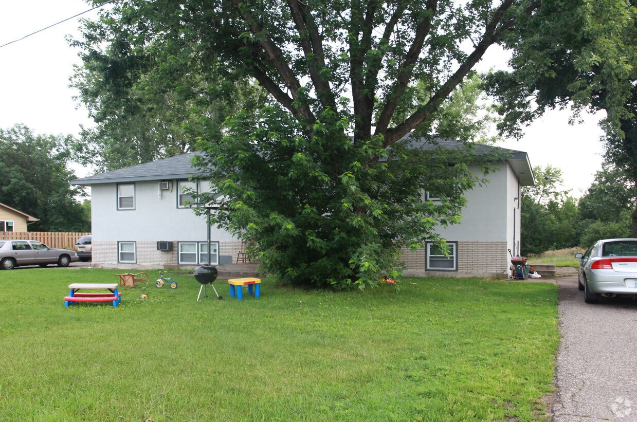 2537 138th Ave NW, Andover, MN 55304 Apartments in Andover, MN