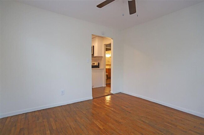 Building Photo - 701 1/2 Highland Street