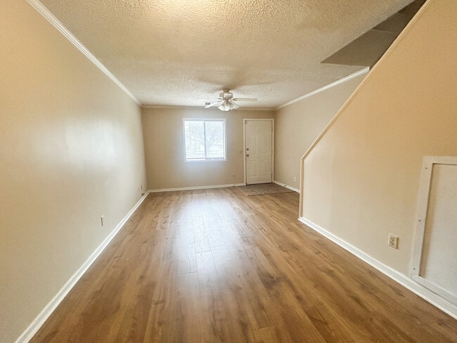 Foto del edificio - 16 Canterbury Ct