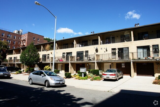 Building Photo - 14337-14353 Barclay Ave