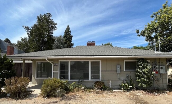 Building Photo - 809 S Knott Ave