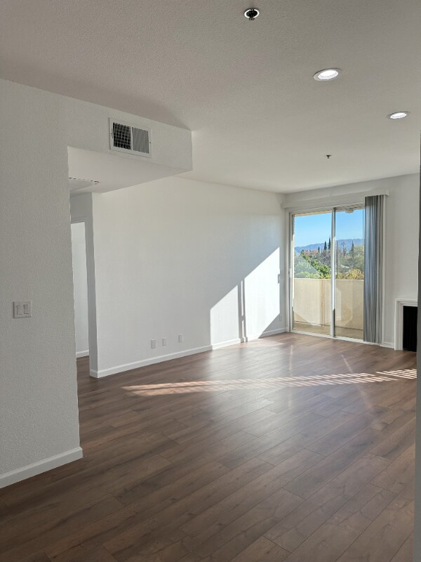 Building Photo - 19350 Sherman Way