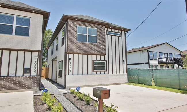 Foto del edificio - 3537 Mt Pleasant St