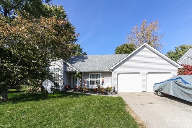 Building Photo - 3324 Oak Tree Dr S