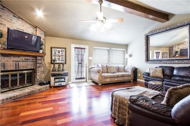 Building Photo - 512 Parish Pl