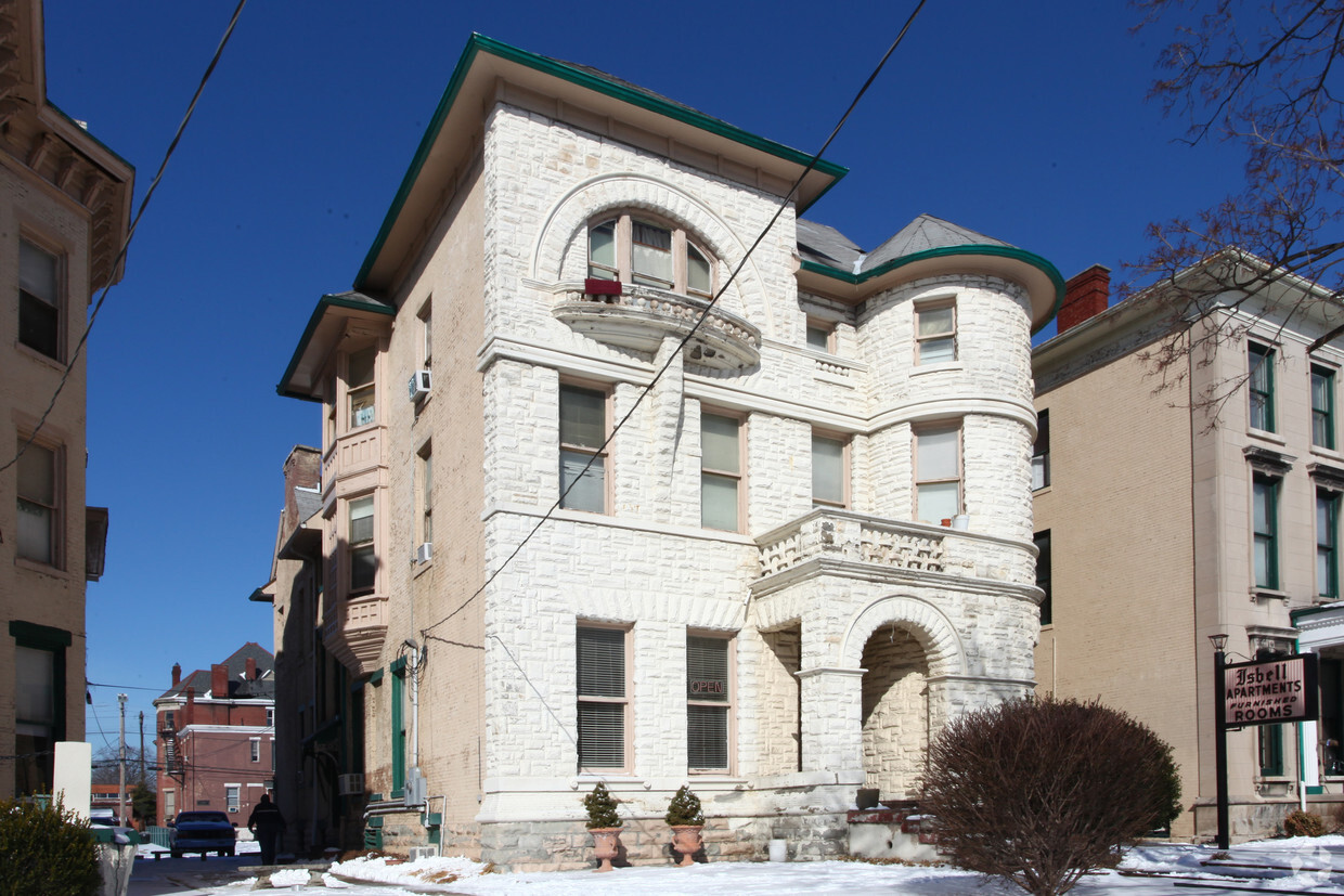 Primary Photo - Isbell Apartments