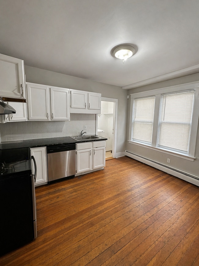 Building Photo - 37-39 Pembroke Ave  - Unit #2
