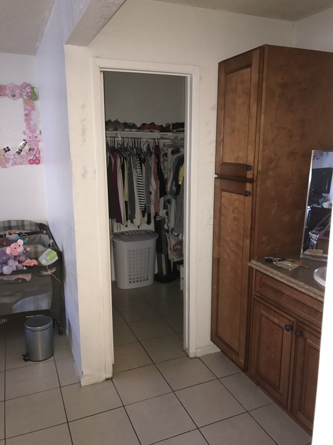 Foto del interior - 1401 E Lincoln Ave