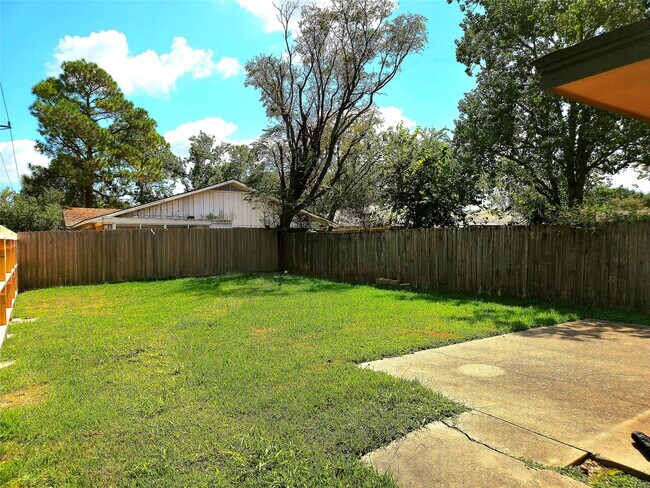 Foto del edificio - 1546 Ramada Dr