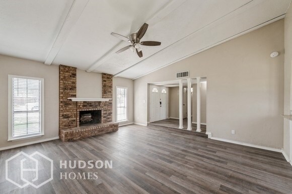 Building Photo - NOW AVAILABLE! - 8609 Kensington Dr, Rowle...