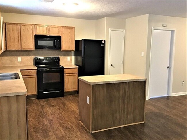 Building Photo - 16301 Sun View Ln