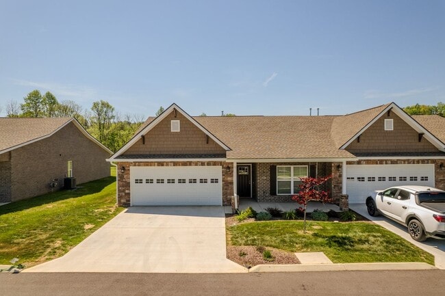 Building Photo - 728 Snowflower Cir