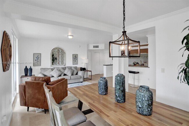 Foto del edificio - 17100 N Bay Rd