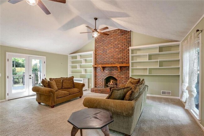 Foto del edificio - 4624 Mountain Creek Dr