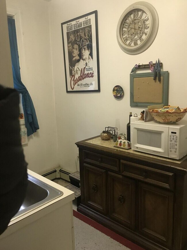 Building Photo - BRIGHTON STUDIO WITH DISHWASHER FOR UNDER ...
