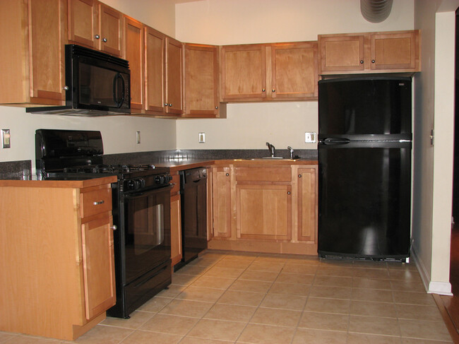 Kitchen - 2520 E Carson St