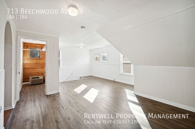 Building Photo - 1BR 1BA Third floor Apartment Available fo...