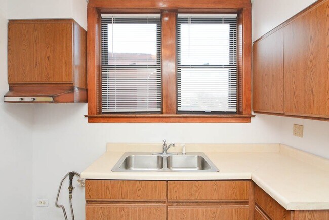 Foto del edificio - 3619 N Paulina St