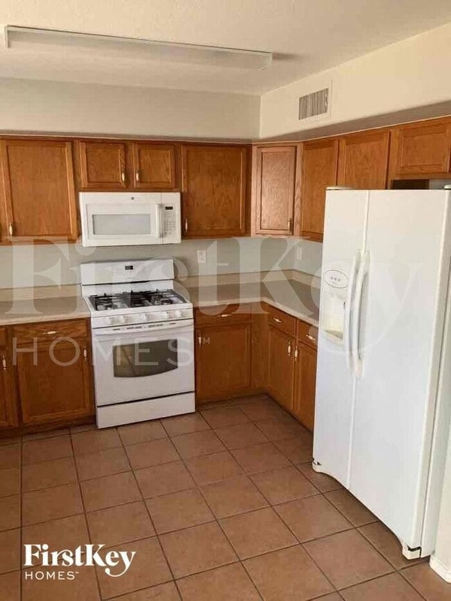 Foto del edificio - 12922 W Holly St