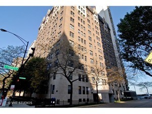 Building Photo - 6101 N Sheridan Rd