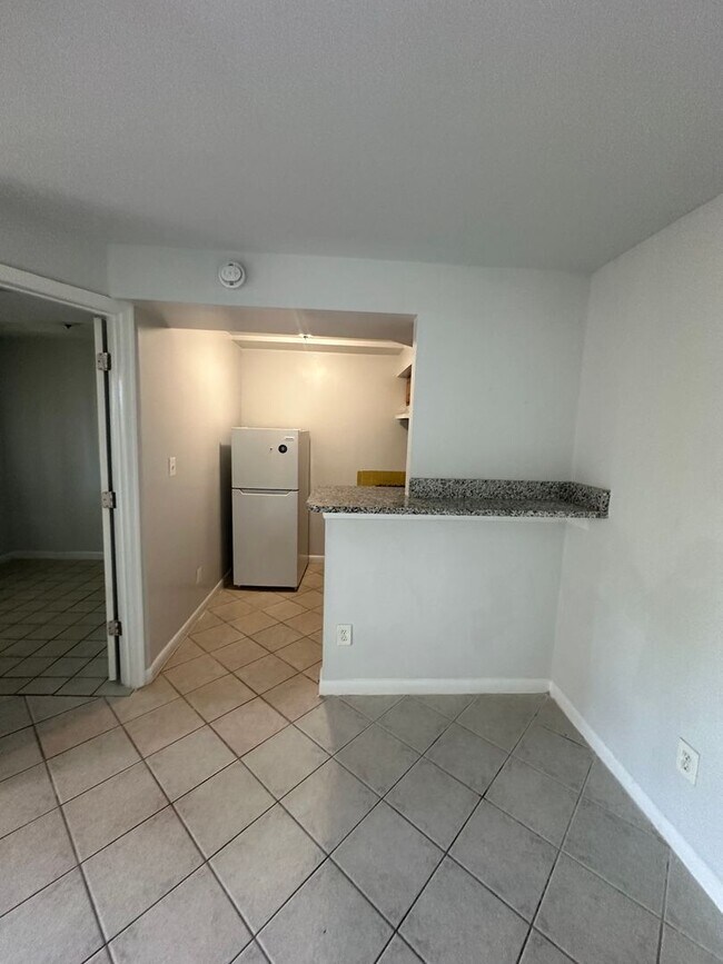 Foto del edificio - 1911 W Baltimore St