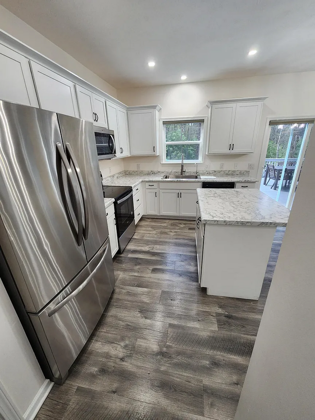 Building Photo - 4812 Jessica Suzanne Dr