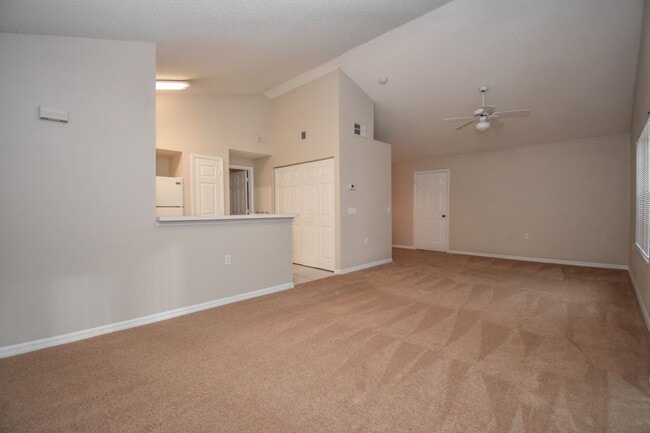 Building Photo - 10000 SW 52nd Ave