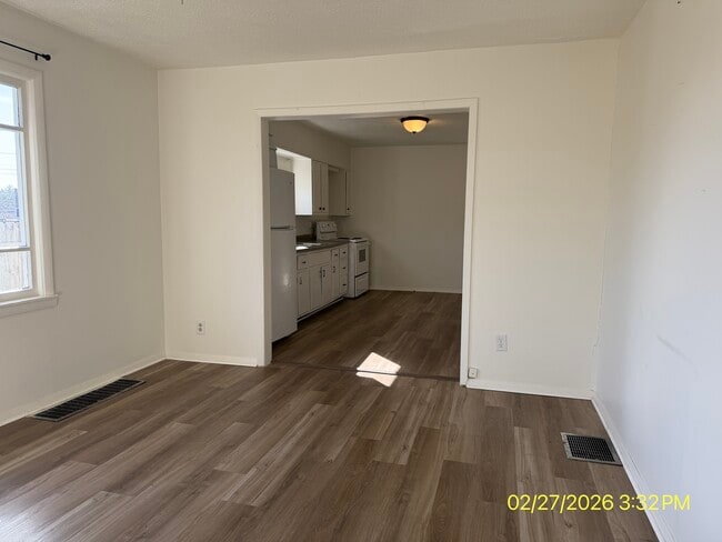 Building Photo - 3219 S Vine St